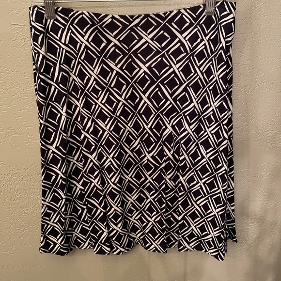 Kathie Lee A line abstract rayon skirt - Picture 1 of 3